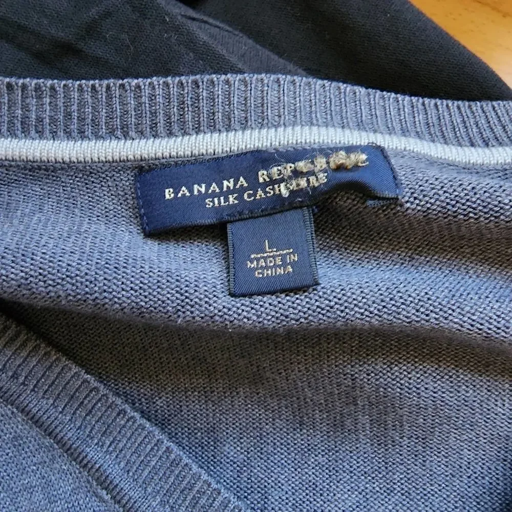 Banana Republic sweater L gray silk/cashmere v-neck luxury